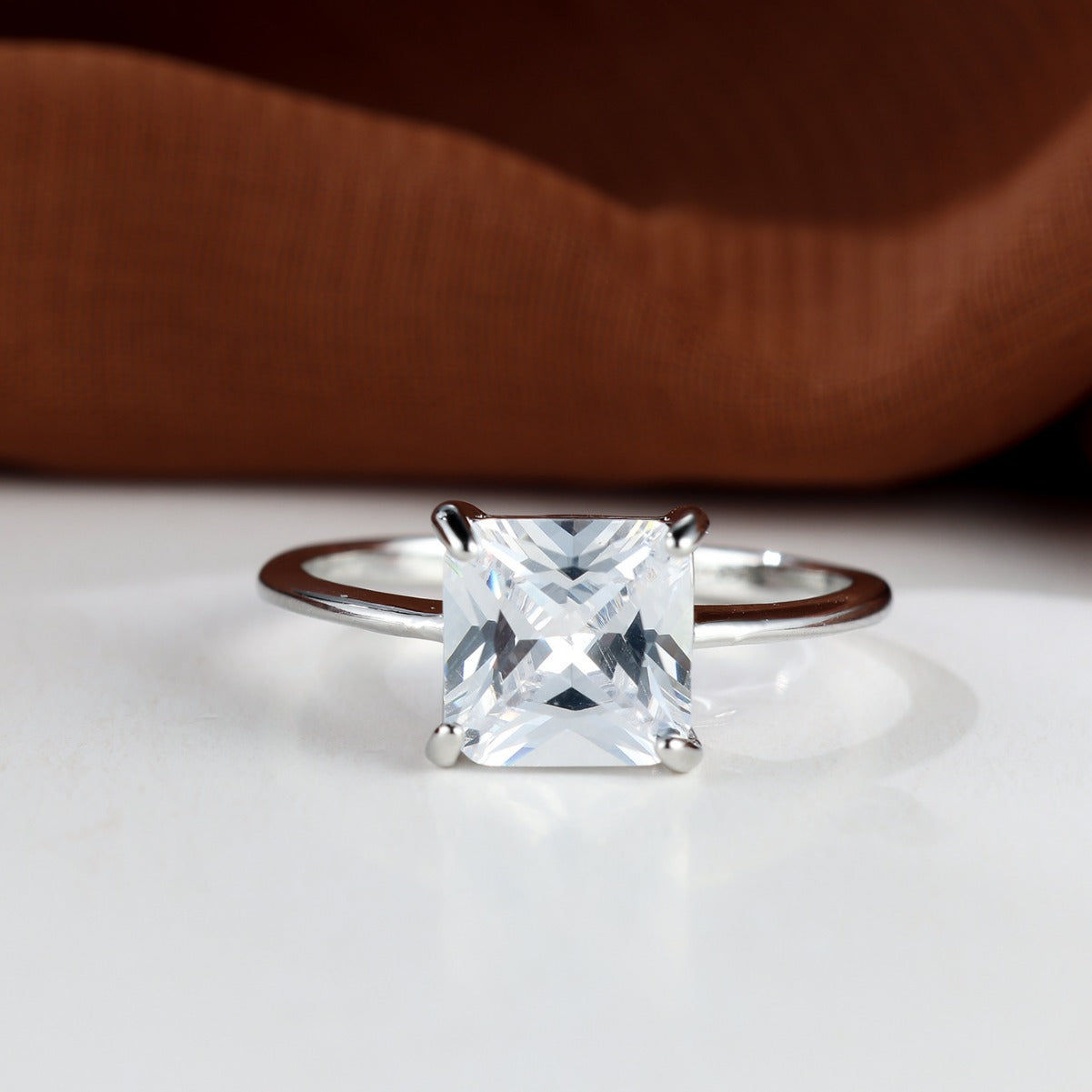 Four-claw Cubic Zirconia Ring Stylish And Versatile