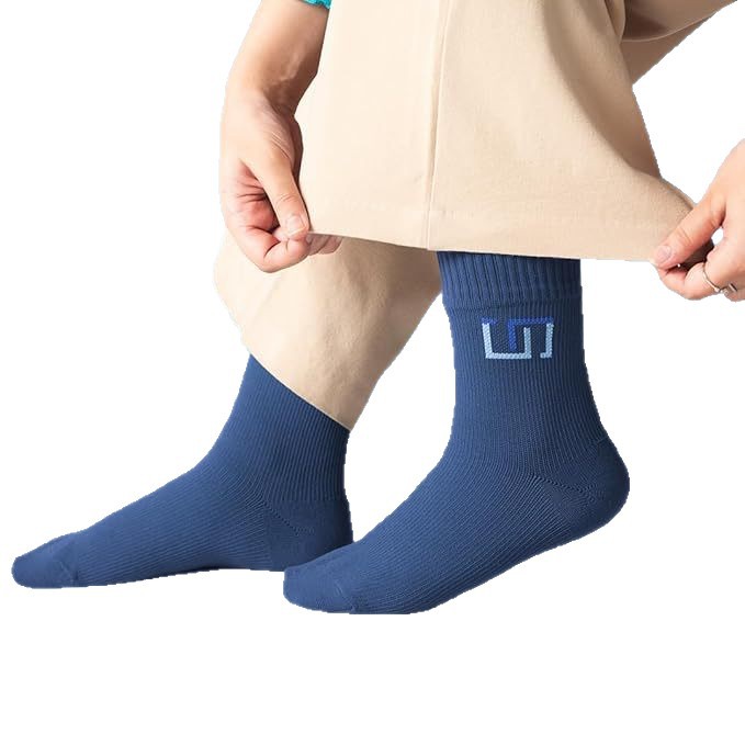 Waterproof Socks That Keep You Warm And Offer Excellent Abrasion
