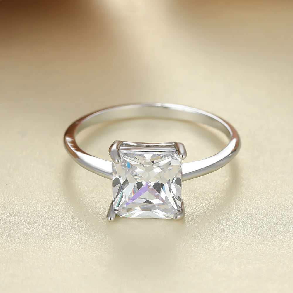 Four-claw Cubic Zirconia Ring Stylish And Versatile