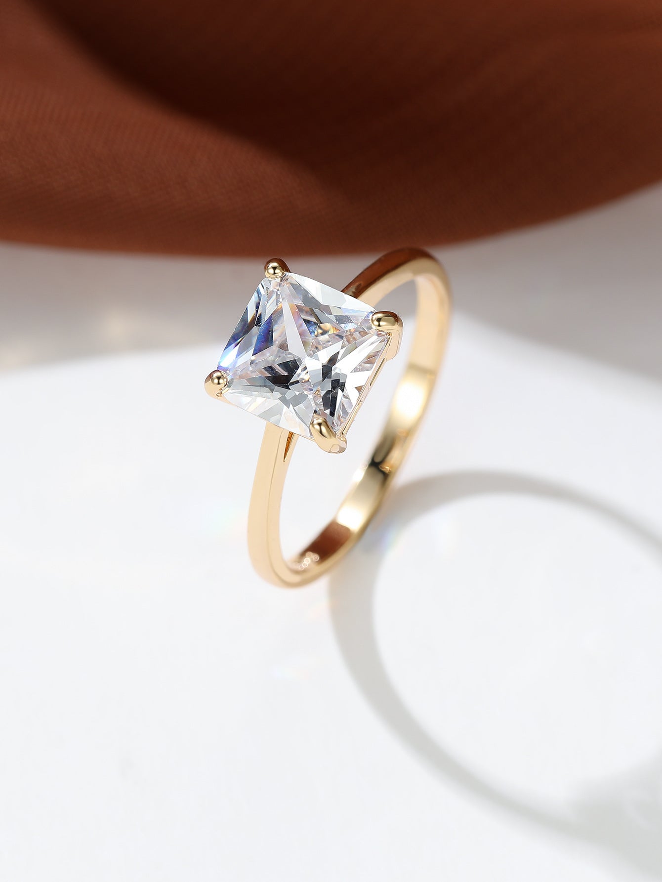 Four-claw Cubic Zirconia Ring Stylish And Versatile