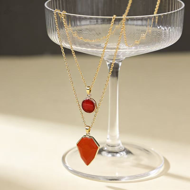 Fashionable Rhombus-shaped Teardrop Necklace With Red Inlaid Stones