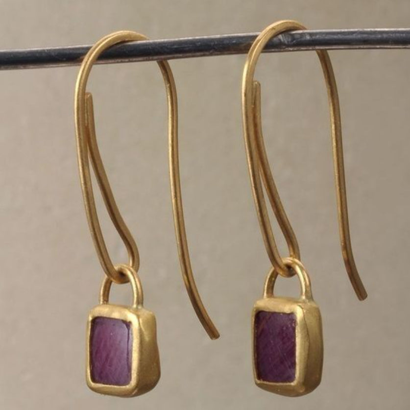 Palace-Style Red Agate Minimalist Vintage Earrings